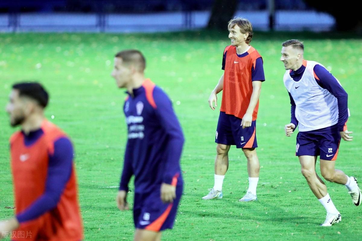 凯发平台官网-精彩对决：两支强队上演激烈交锋！